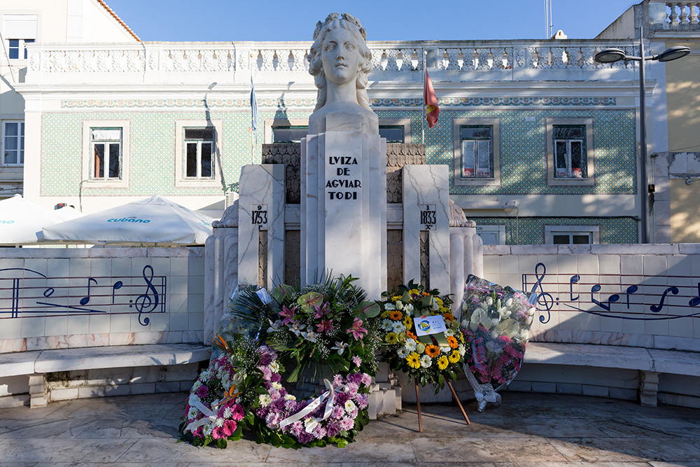 Monumento a Luísa Todi