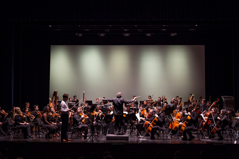 Sinfonia à Juventude - Orquestra Académica Metropolitana