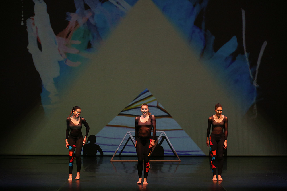 Academia de Dança Contemporânea - Geometria Encantada