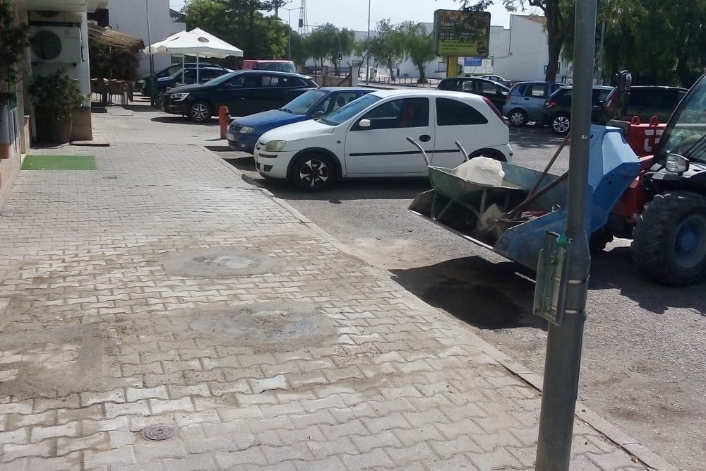 Rua Fernando Motrena | Reparação de calçada | Foto da Junta de Freguesia de São Sebastião