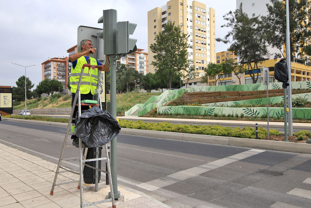 Avenida Álvaro Cunhal | novo semáforo pedonal