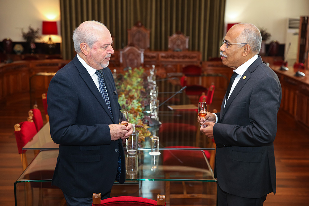 Encontro entre Embaixador de Angola e presidente André Martins