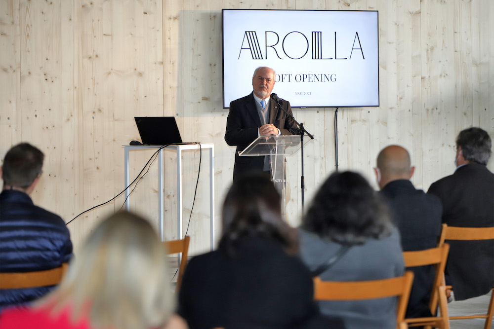 Presidente André Martins fala na inauguração da nova fábrica da Arolla em Setúbal