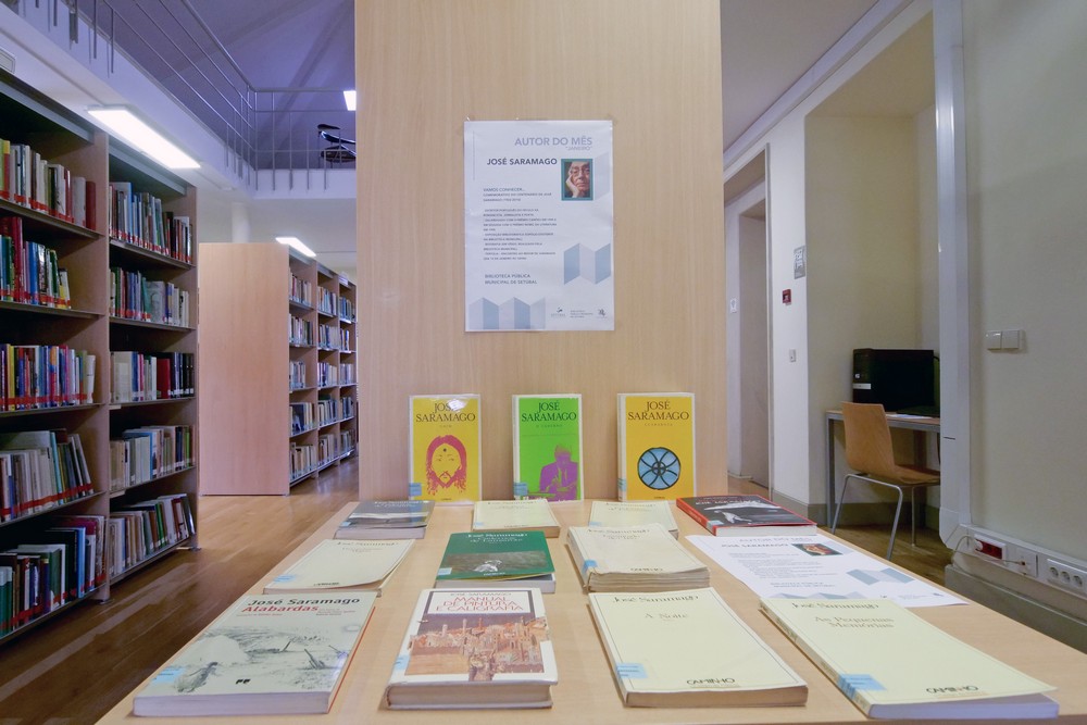 Centenário de José Saramago - Exposição Bibliográfica na Biblioteca