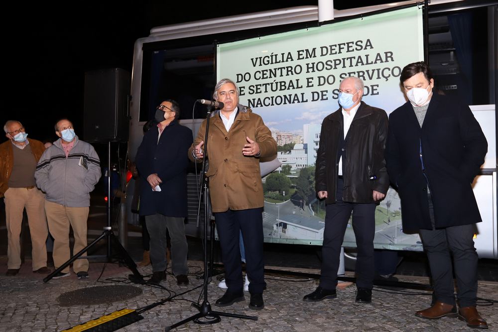 A Vigília em defesa da valorização do Centro Hospitalar de Setúbal, realizada no dia 18 de janeiro, foi convocada pelo Fórum Intermunicipal da Saúde