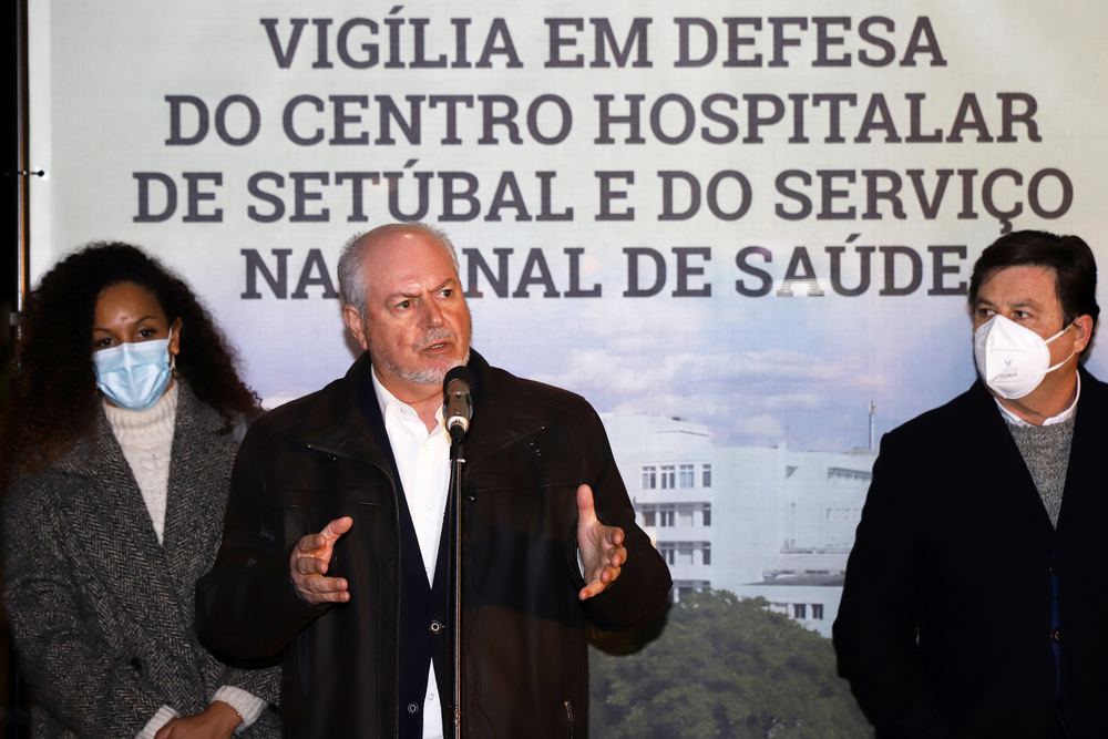A Vigília em defesa da valorização do Centro Hospitalar de Setúbal, realizada no dia 18 de janeiro, foi convocada pelo Fórum Intermunicipal da Saúde