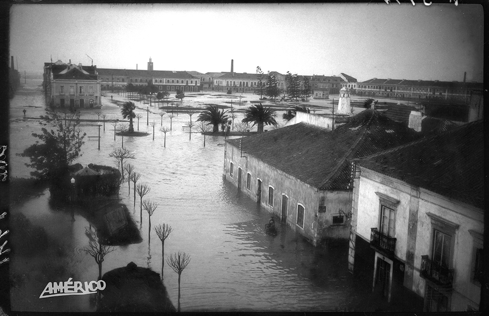 Neste dia... pela Lente de Américo | Ciclone de 1941 | Lado nascente da Avenida Luísa Todi | AR5171
