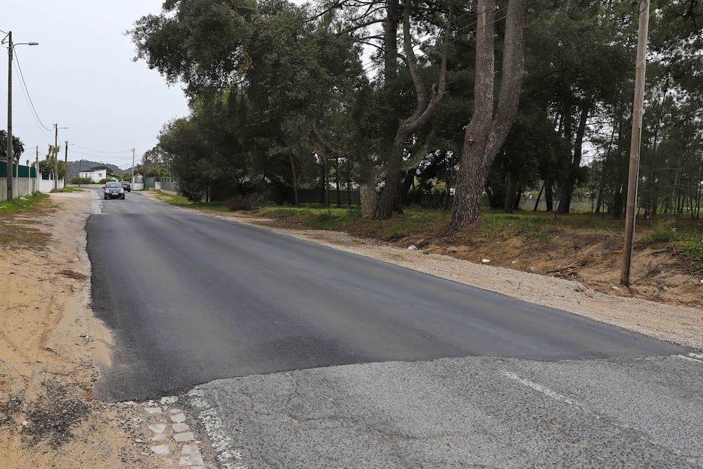 Reparação de troços rodoviários na Rua de São Gonçalo | Azeitão