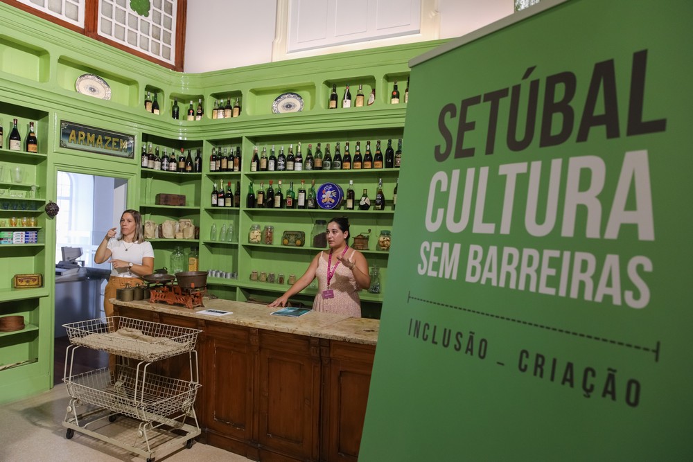 Setúbal Cultura Sem Barreiras - Visitas com intérprete de língua gestual portuguesa - Mercearia Liberdade - Museu do Trabalho Michel Giacometti
