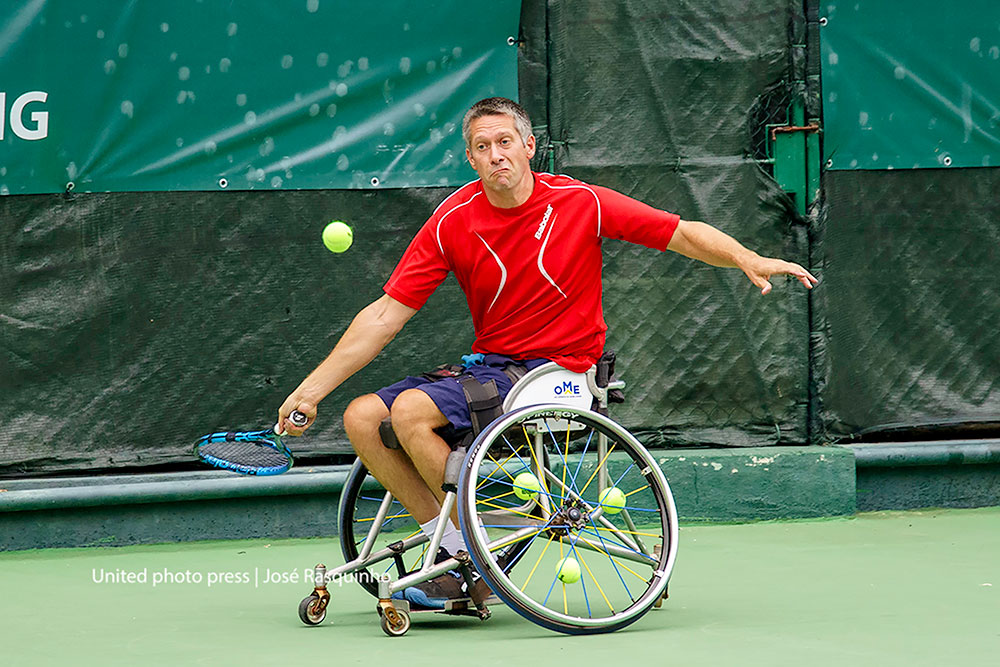 Gaetan Menguy no IX Open Baía de Setúbal em ténis em cadeira de rodas