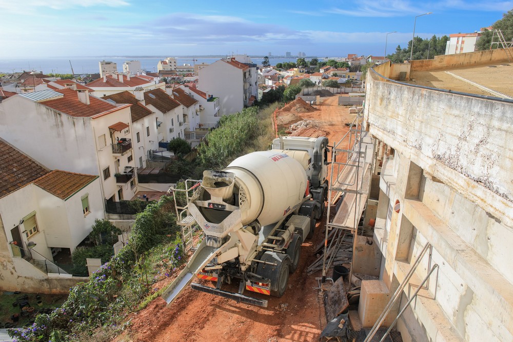 Remodelação da rede de drenagem de águas residuais domésticas - Rua Óscar Paxeco