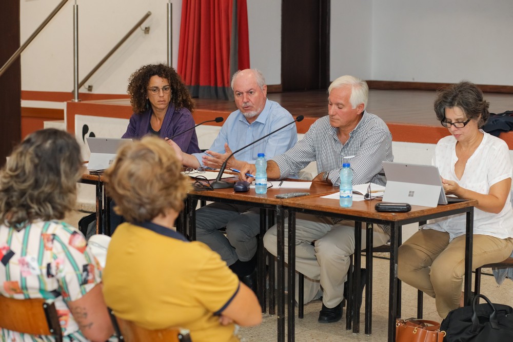 Sessão de esclarecimento e debate nas Pontes sobre a qualidade do serviço de transportes públicos nos concelho