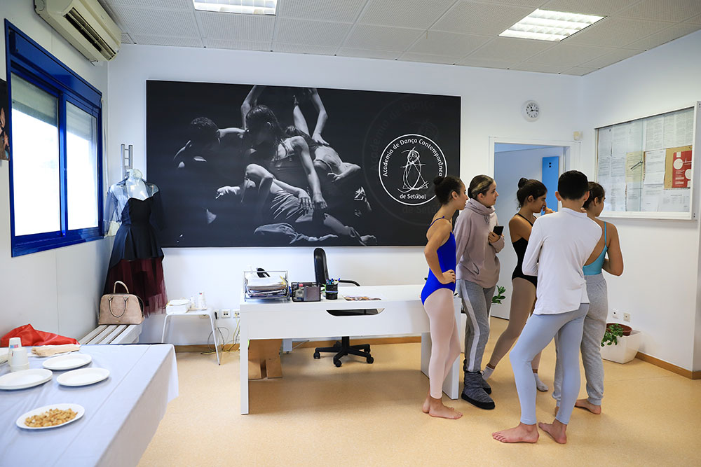 Academia de Dança Contemporânea de Setúbal inaugurou melhoramentos na sede no dia do 40.º aniversário.