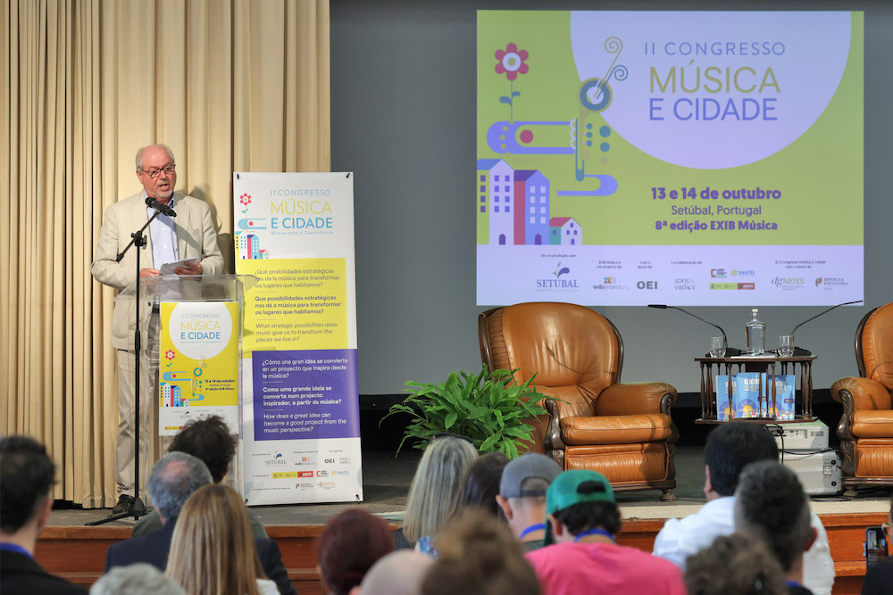 Presidente da Câmara, André Martins, discursa na sessão de boas-vindas aos participantes no EXIB Música 2022.