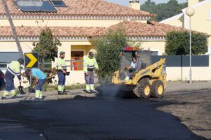 Repavimentação de um troço da Rua Vinha da Sardinha, na aldeia de Oleiros, em Azeitão.
