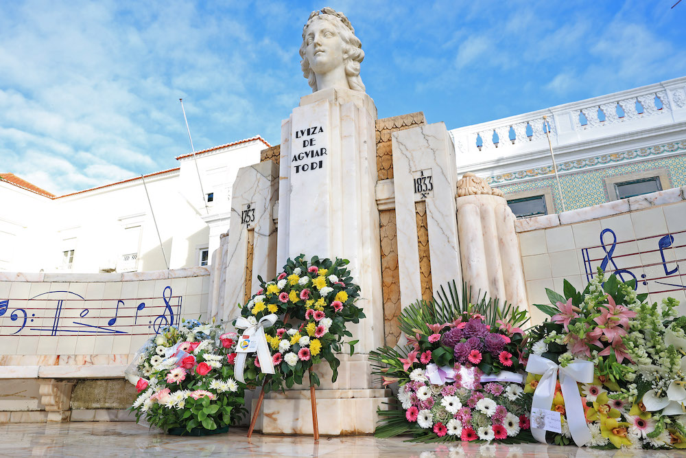 Comemorações do 270.º aniversário de Luísa Todi - cerimónia deposição de flores