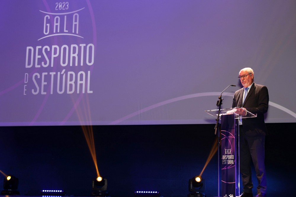 Presidente da Câmara Municipal, André Martins, discursa na sétima Gala do Desporto de Setúbal.