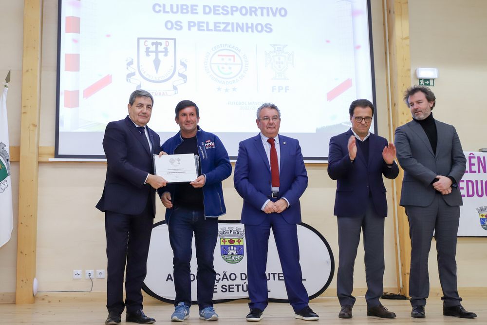 Clube Desportivo Os Pelezinhos distinguido pela Federação Portuguesa de Futebol ao nível da formação