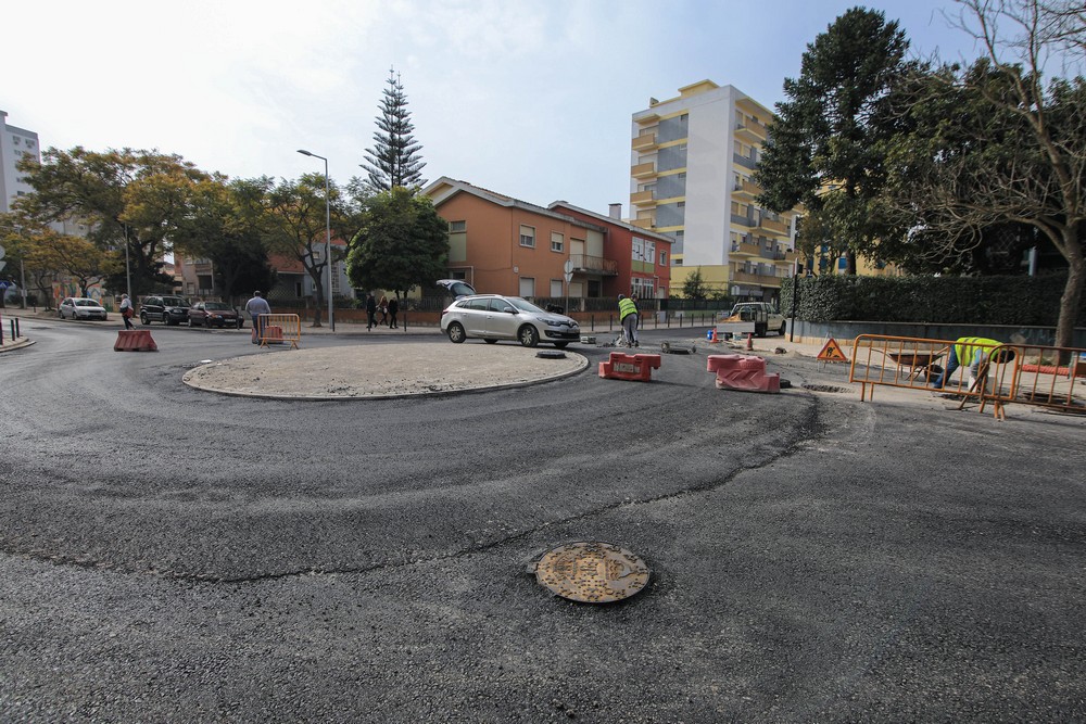 Repavimentações nas ruas dos Arcos, Jorge de Sousa e Oliveira Martins