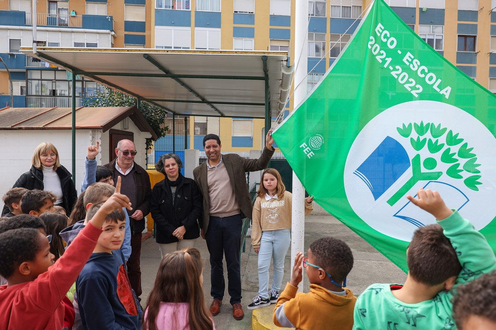 EB n.º 6 do Monte Belo hasteia bandeira verde Eco-Escolas