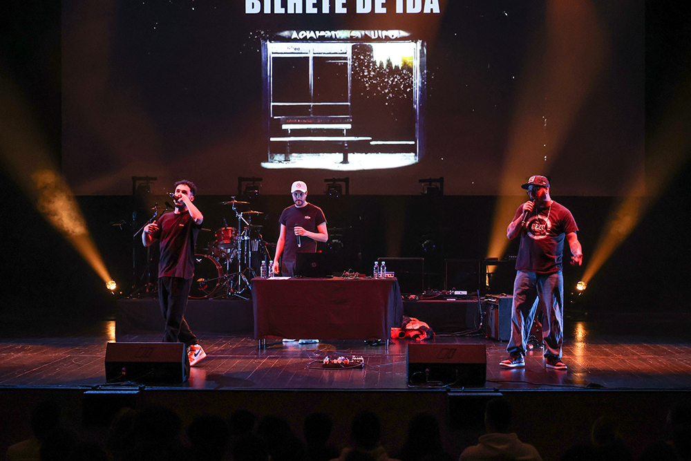 Espetáculo do rapper Papillon no Fórum Municipal Luísa Todi, no âmbito do programa m@rço.28, comemorativo do Mês da Juventude em Setúbal.