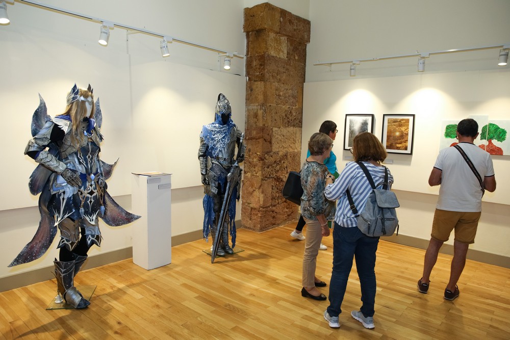 Inauguração da sexta exposição de artes plásticas dos trabalhadores da Câmara Municipal, "Entre Nós", na Biblioteca Pública