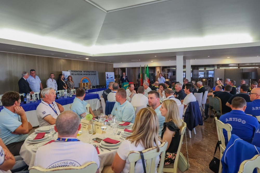 Cerimónia de encerramento do 15.º Campeonato do Mundo de Pesca em Barco Fundeado de Clubes