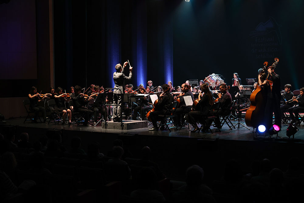 Festival Internacional de Música de Setúbal - Orquestra Sinfónica do Festival Internacional de Música de Setúbal, dirigida pelo maestro Pablo Urbina