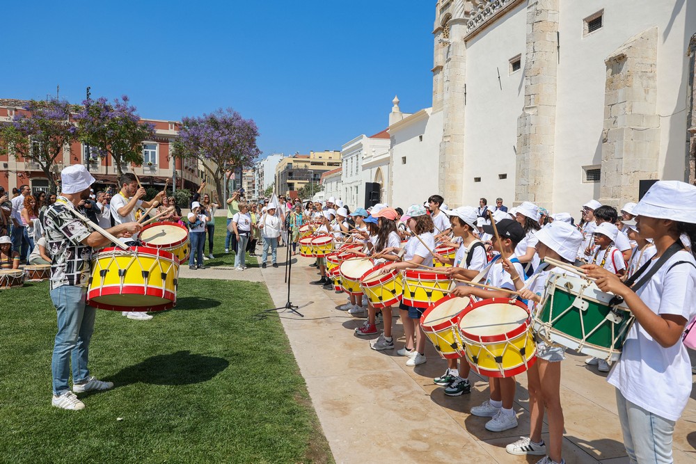Desfile de percussão deu início ao 11.º Festival Internacional de Música de Setúbal