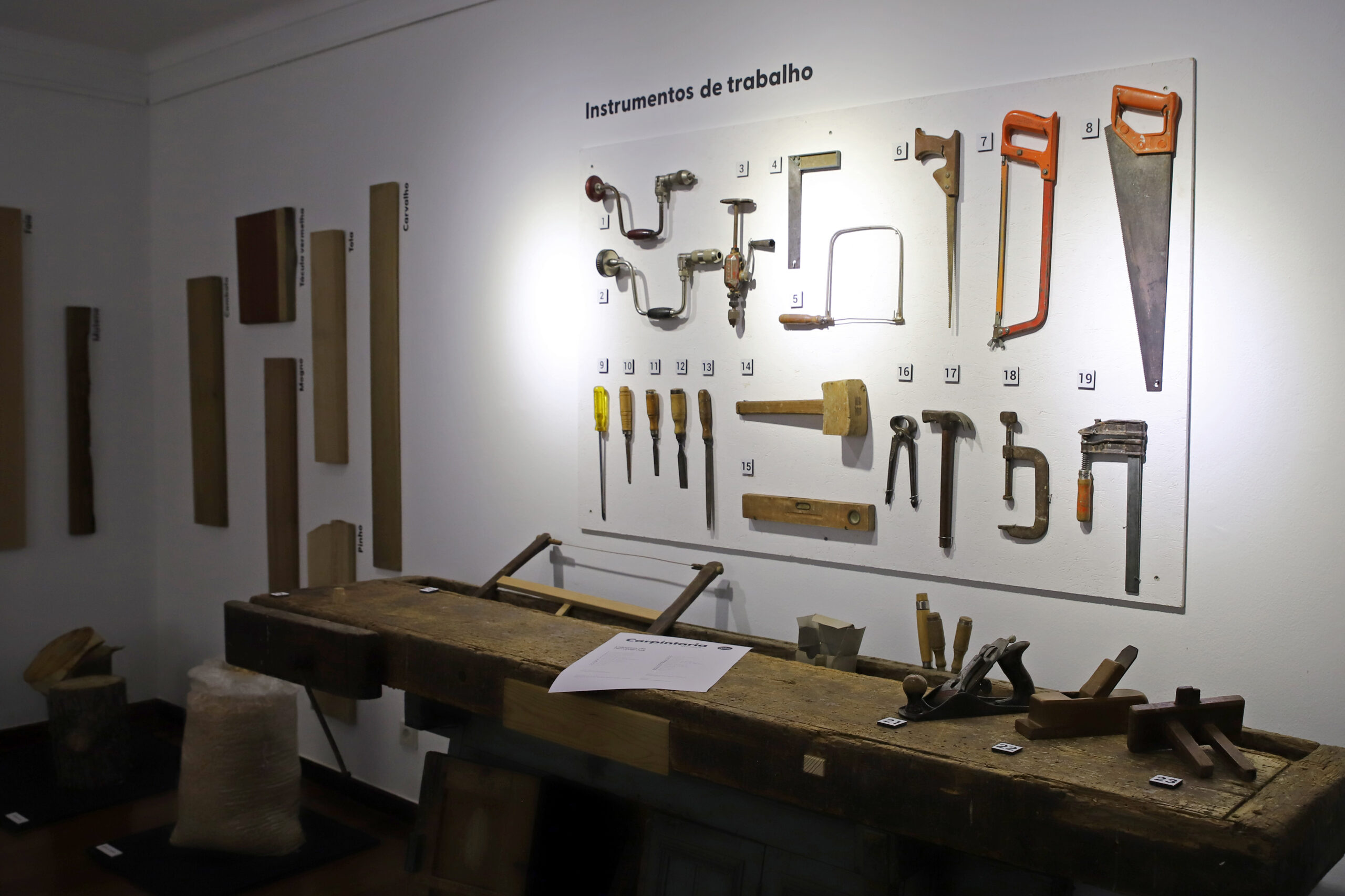 Museu do Trabalho Michel Giacometti mostra "Carpintaria"