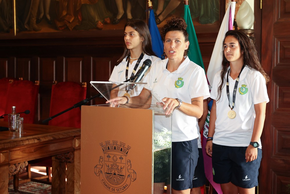 Câmara homenageia equipa de futebol feminino do Vitória Futebol Clube campeã da 3.ª Divisão