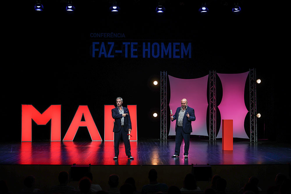 'Faz-te Homem', comédia teatral com João Didelet e António Machado no Fórum Municipal Luísa Todi