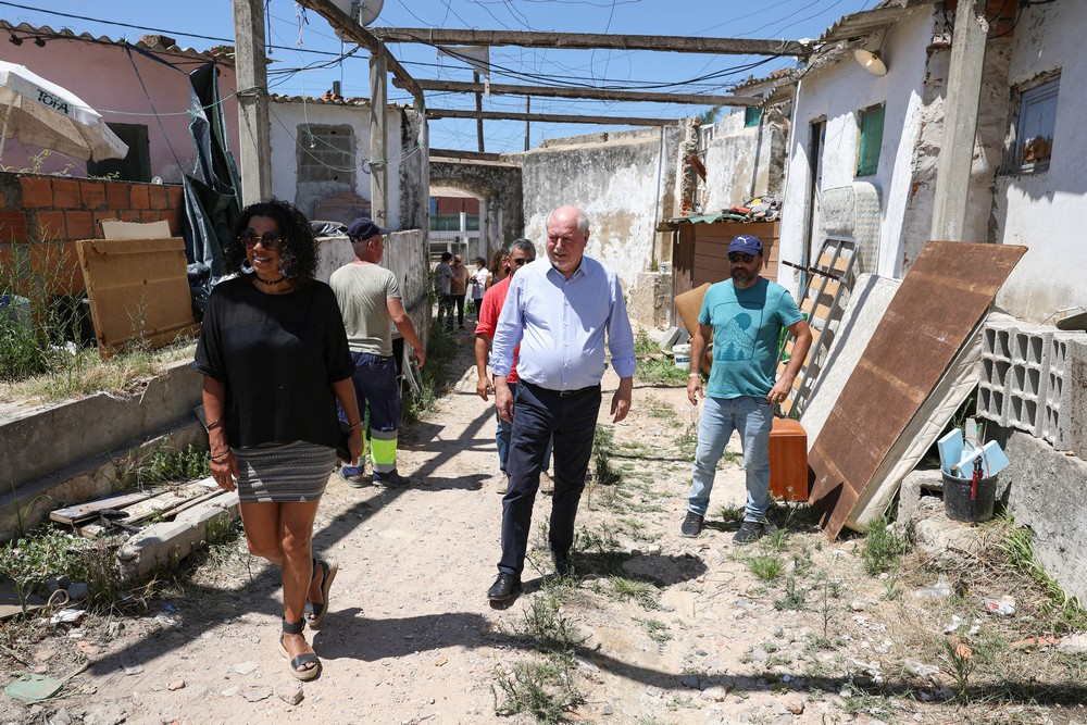 Presidente da Câmara, André Martins, testemunhou a saída dos últimos 12 moradores do bairro degradado Quinta da Parvoíce, que vai ser demolido