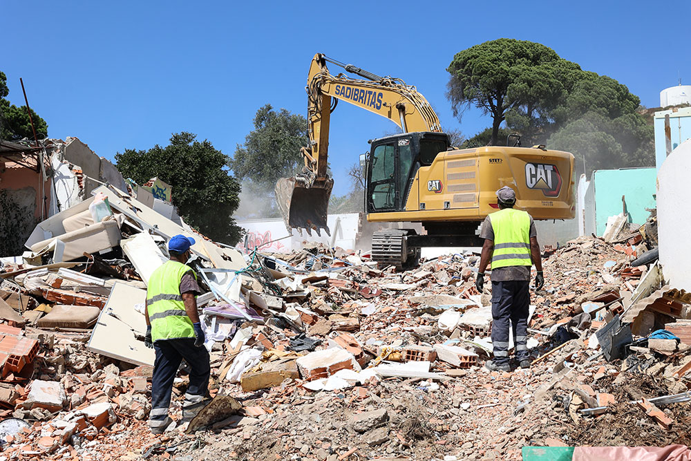 Construções existentes na Quinta da Parvoíce começaram a ser demolidas para darem lugar a bairro de habitação pública