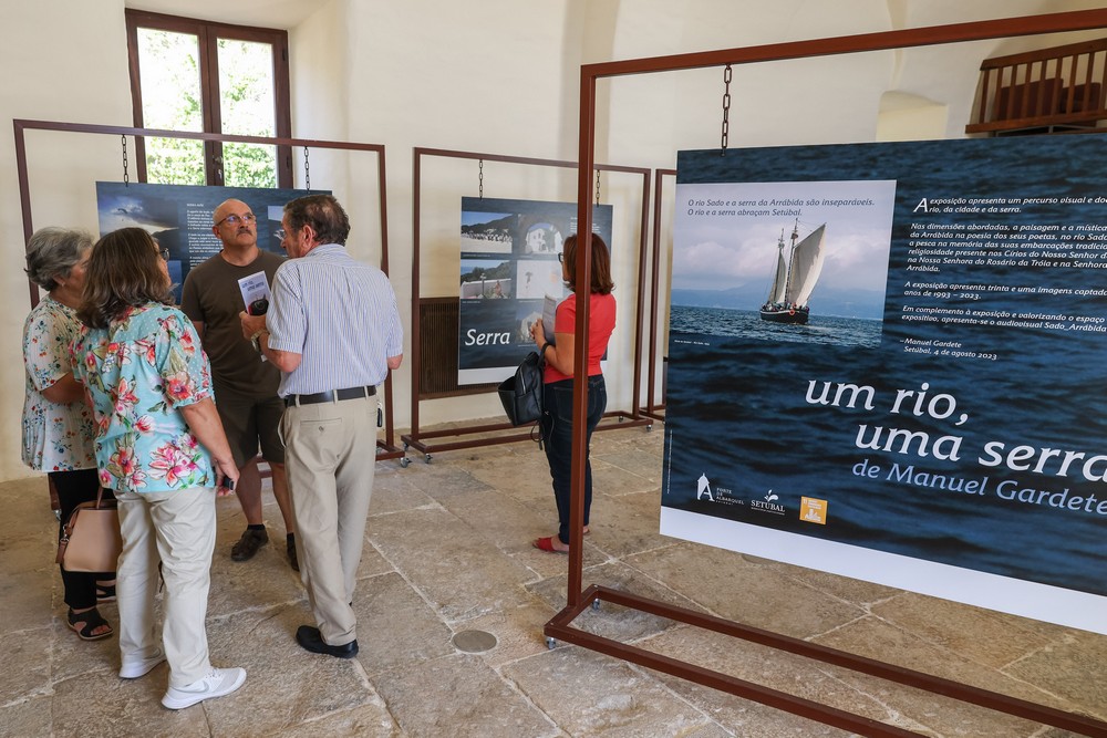Exposição fotográfica e documental “Um Rio, Uma Serra”, de Manuel Justo Gardete, patente no Forte de Albarquel até dia 31 de outubro