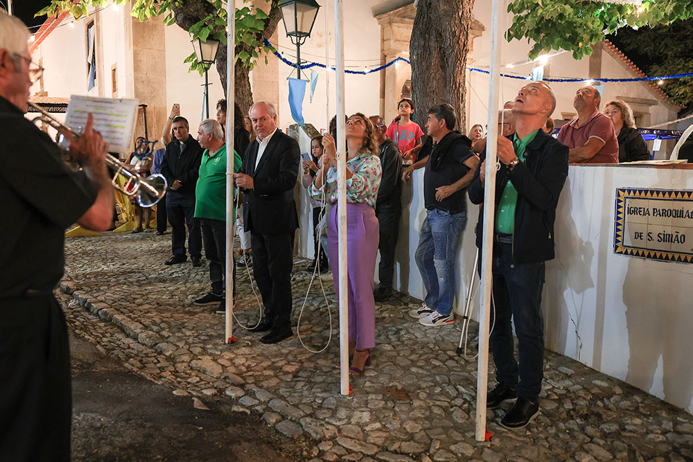 Presidentes da Câmara e da Junta de Freguesia de Azeitão, André Martins e Sónia Paulo, inauguram as Festas em Honra de Nossa Senhora da Saúde, em Vila Fresca de Azeitão