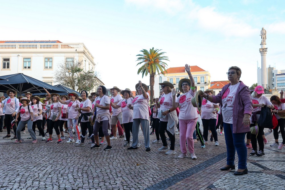 Caminhada solidária de prevenção do cancro da mama