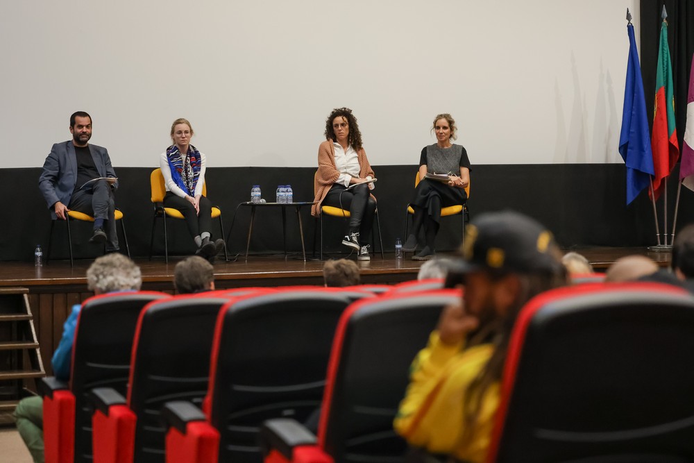 Vereadora Rita Carvalho na sessão de dinamização sobre Nova Geração de Cooperativismo, no Cinema Charlot - Auditório Municipal
