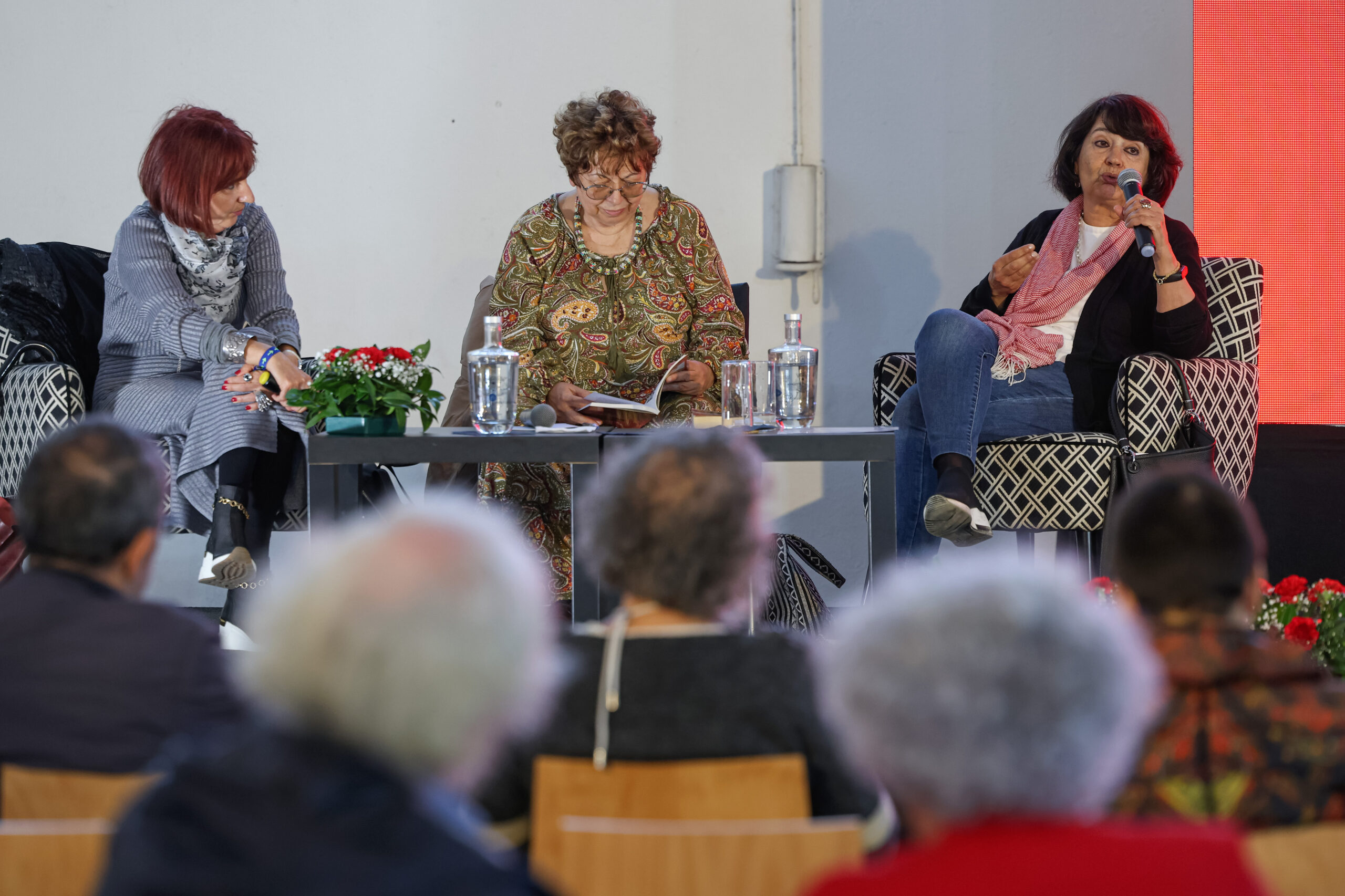 Comemorações dos 50 anos do 25 de Abril - Venham mais Vinte e Cincos | Feira do Livro e do Disco Políticos - Literatura Política no Feminino