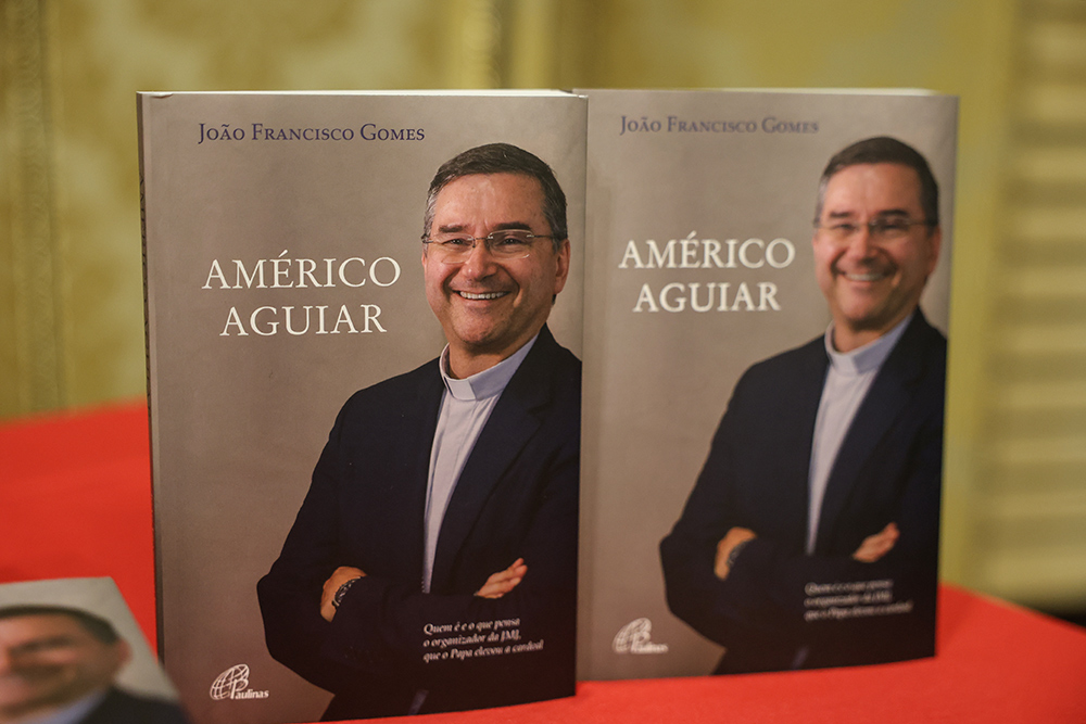 Américo Aguiar - apresentação de livro de João Francisco Gomes