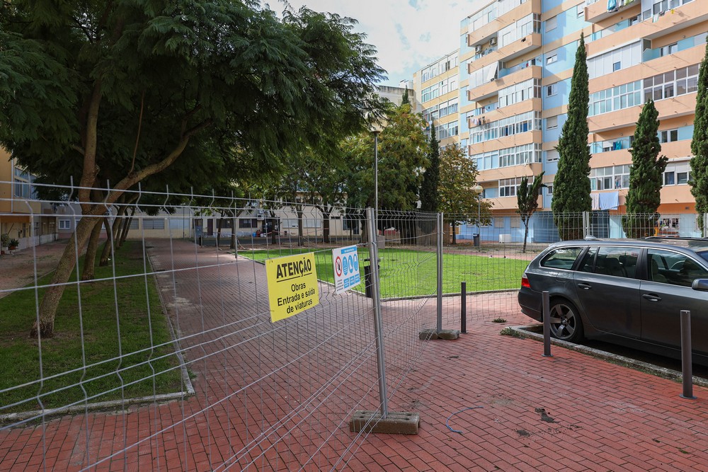 Início das obras de requalificação da zona da Praça do Brasil - Praceta Quinta do Tavares