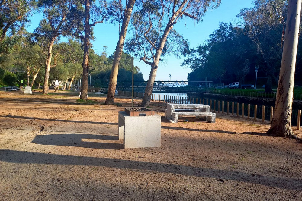 Parque de Merendas da Comenda recebe novas mesas e bancos para usufruto público