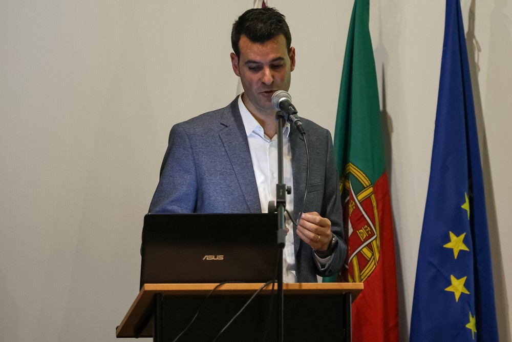 Gonçalo Caetano, do CEDRU, conduziu a apresentação das conclusões preliminares do Plano
