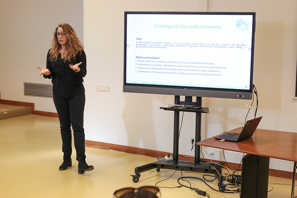 Cristiana Coelho apresentou objetivos da Estratégia de Educação e Sensibilização Ambiental