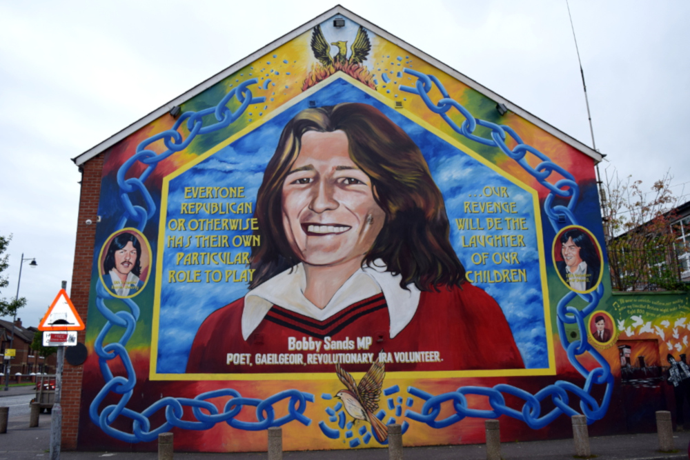 Mural de Bobby Sands em Belfast, na Irlanda do Norte