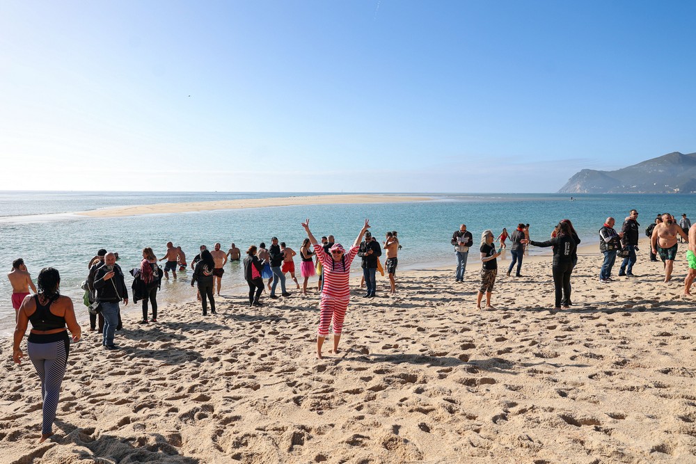 Quinta edição do Mergulho Motard Solidário, na Praia da Figueirinha