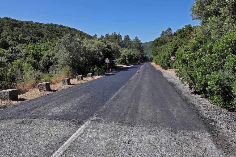 Trabalhos de beneficiação na estrada de acesso às praias da Arrábida