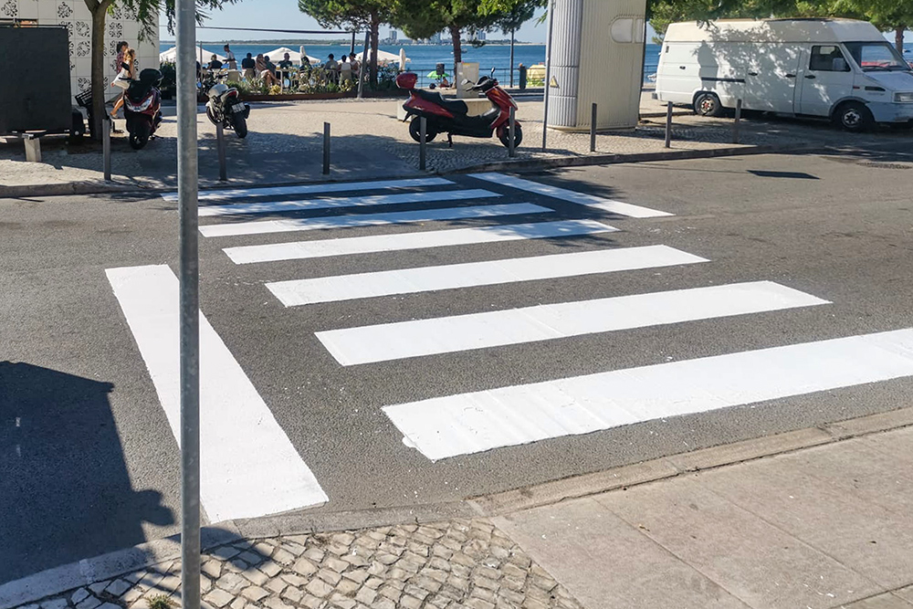 Pintura de Passadeiras - Avenida José Mourinho