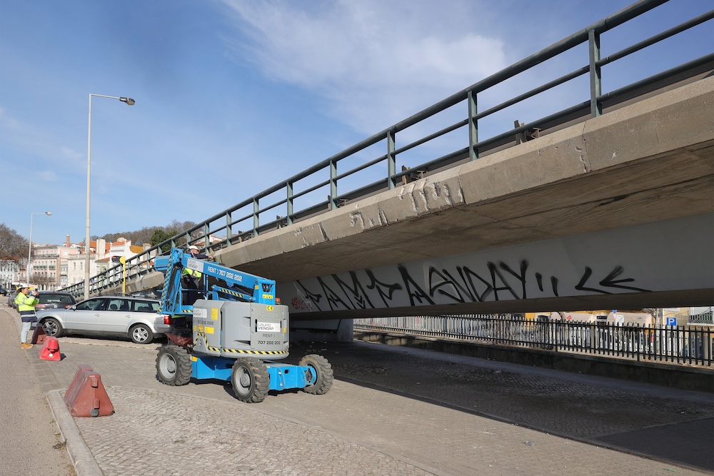 Viaduto das Fontainhas recebe obra para melhorar segurança rodoviária e pedonal