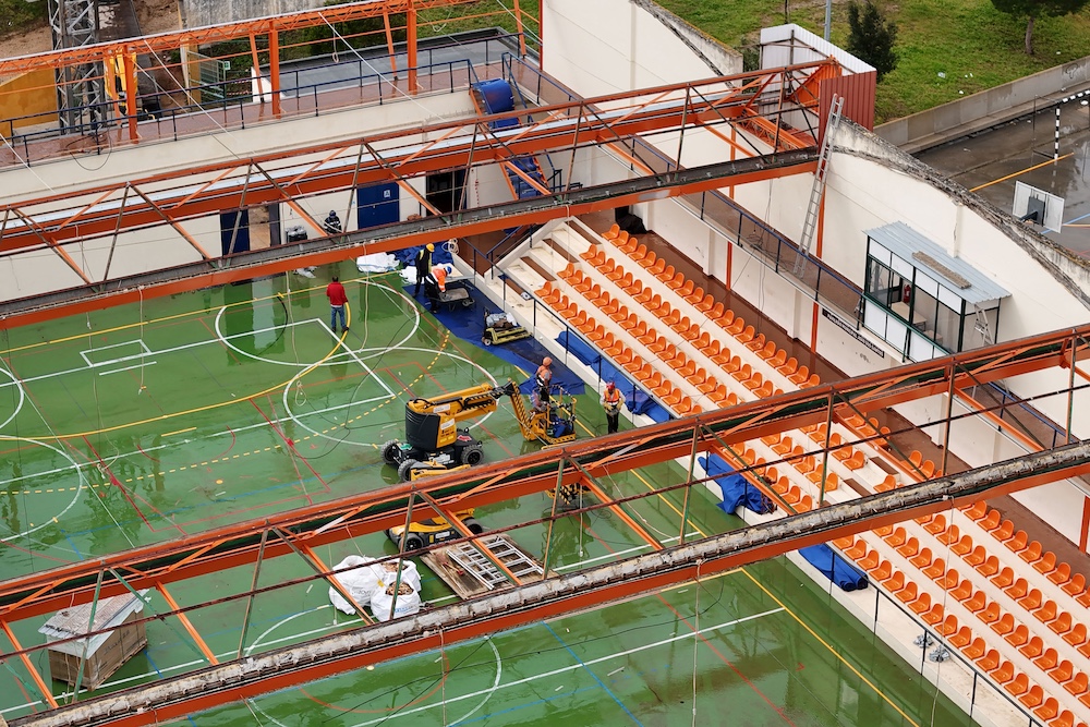 Trabalhos de instalação de nova cobertura no Pavilhão João dos Santos